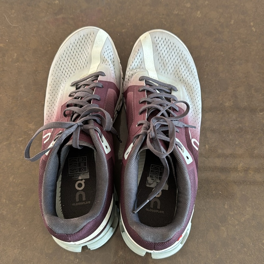 On Cloudflow Running Shoe. Size 9.5. Excellent Co… - image 3